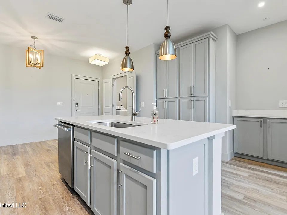 2501 Bienville Blvd #137