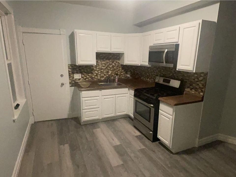 1st image of 125 Devon St #2