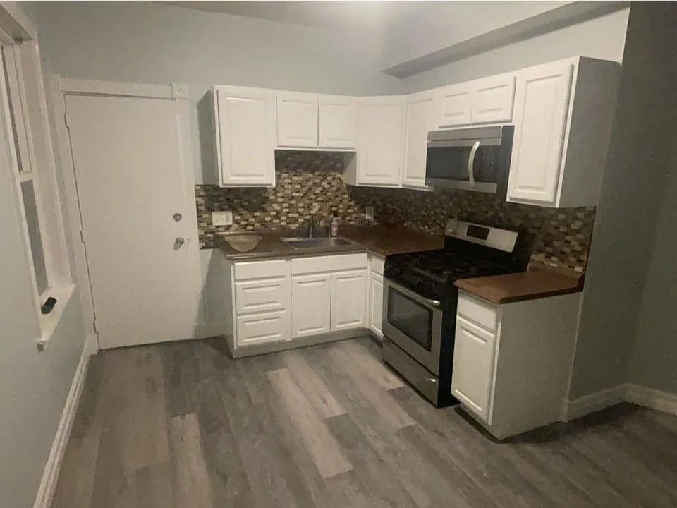 125 Devon St #2