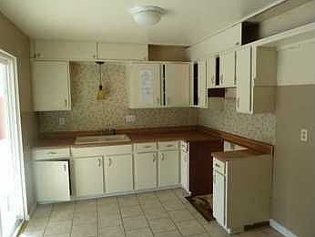 2nd image of 805 Tia Juana St