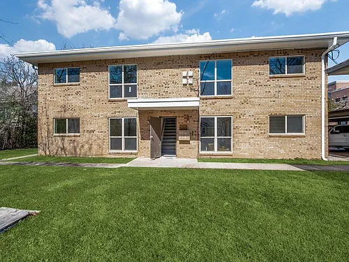 1201 N Austin St Photo 1