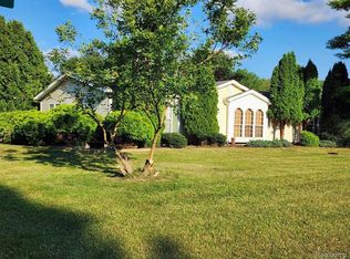 375 Cheyenne Trl, Howell, MI 48843