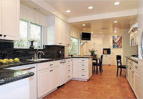 3rd image of 4310 Coronet Dr