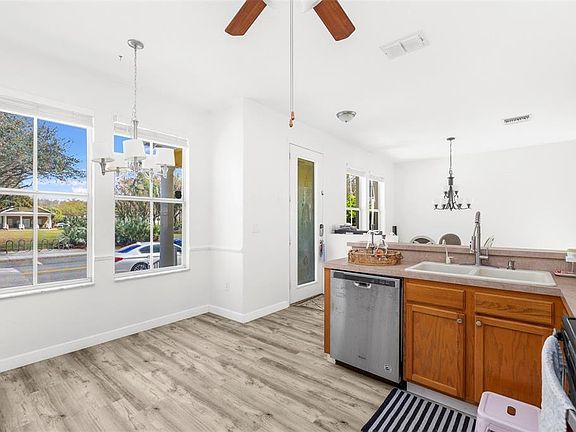 4th image of 3141 Town Ave