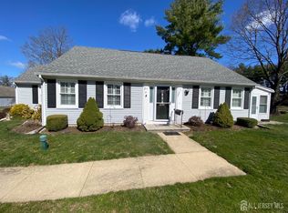 57 Fairfield Ln #A, Monroe Township, NJ 08831