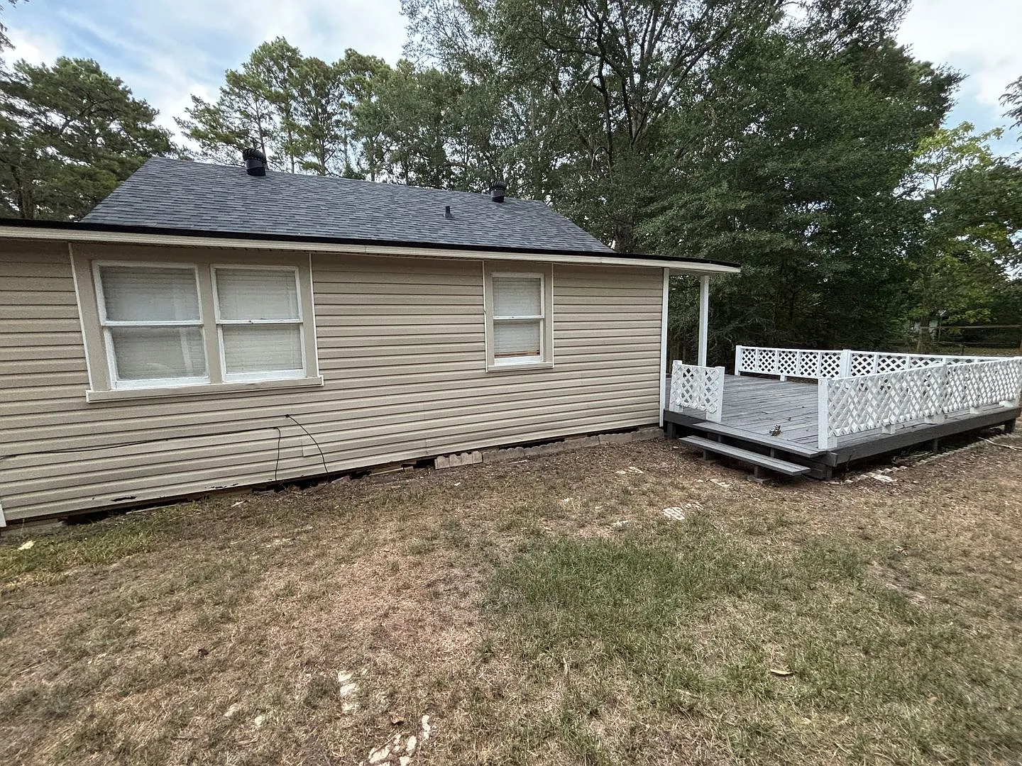 **Charming 2/1 Benton Home** — Photo 3