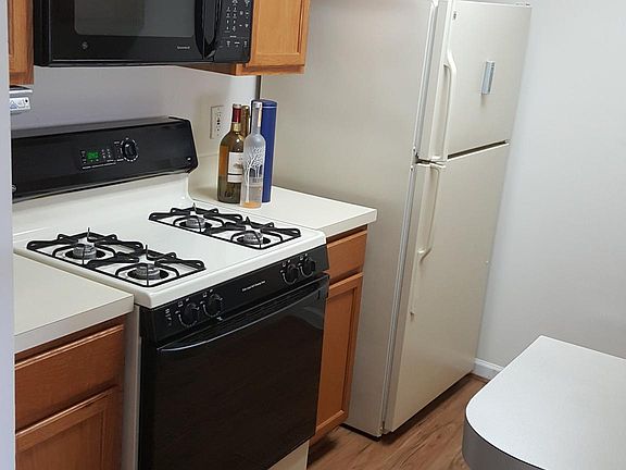 3rd image of 8921 Town Center Cir APT 307