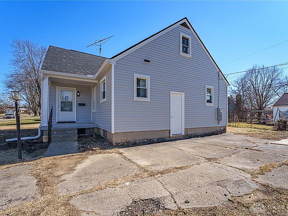 5th image of 3250 Campus Dr