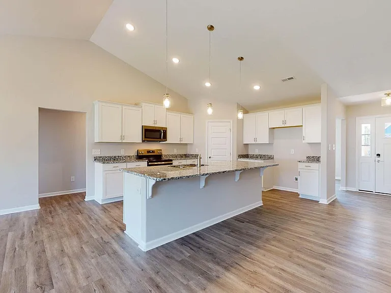 93 Robertson Ln — Photo 4