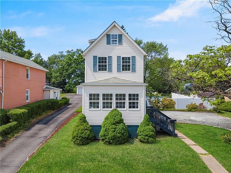 725 Eastman St West Mifflin PA 15122 Apartments for Rent Zillow