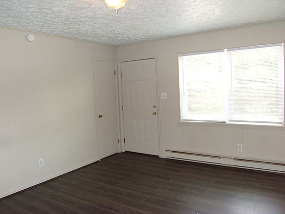 3rd image of 126 Banner St