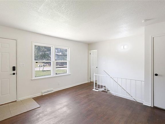 2nd image of 1715 N 51st Ter
