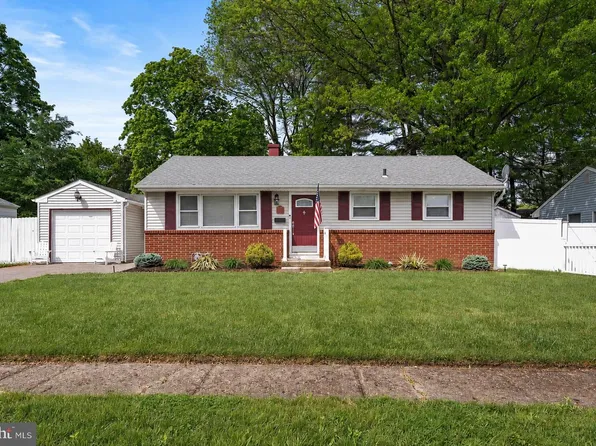 17 Shelley Ln, Hamilton, NJ 08690