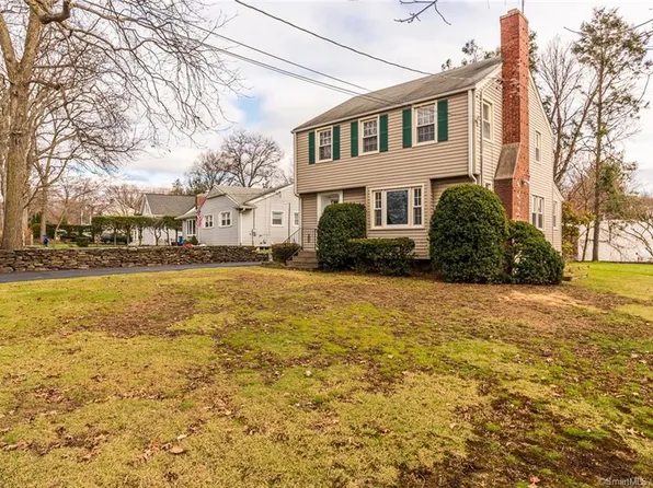 1551 Fairfield Woods Rd, Fairfield, CT 06825