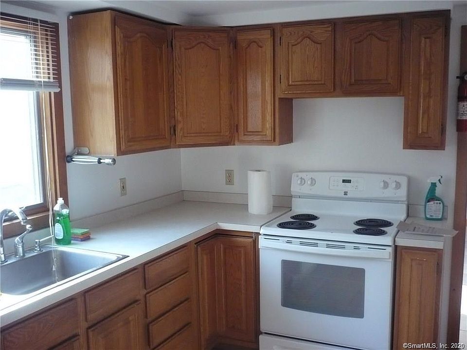 2nd image of 126 Ross Rd #6
