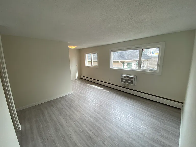 514 12th St E #11 — Photo 20