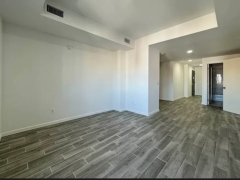 14-43 31st Ave #4B — Photo 4