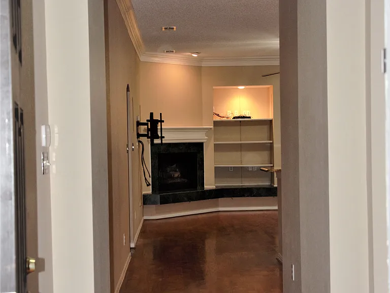 9401 Preston Trl — Photo 3