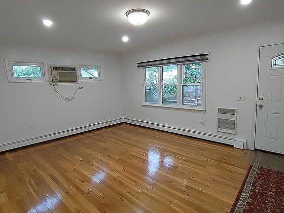 5th image of 8322 188th St