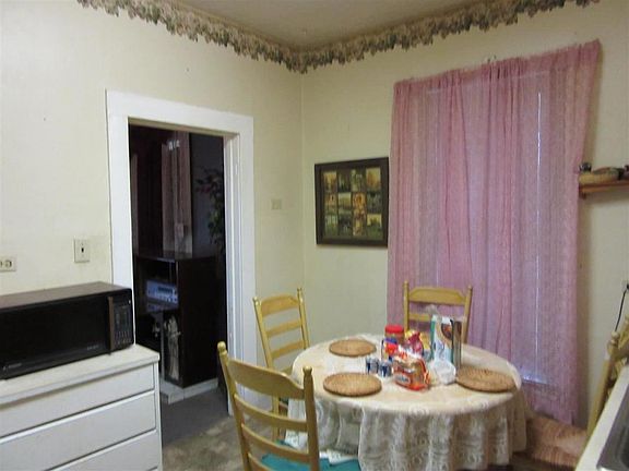 3rd image of 518 Dunbar Ave