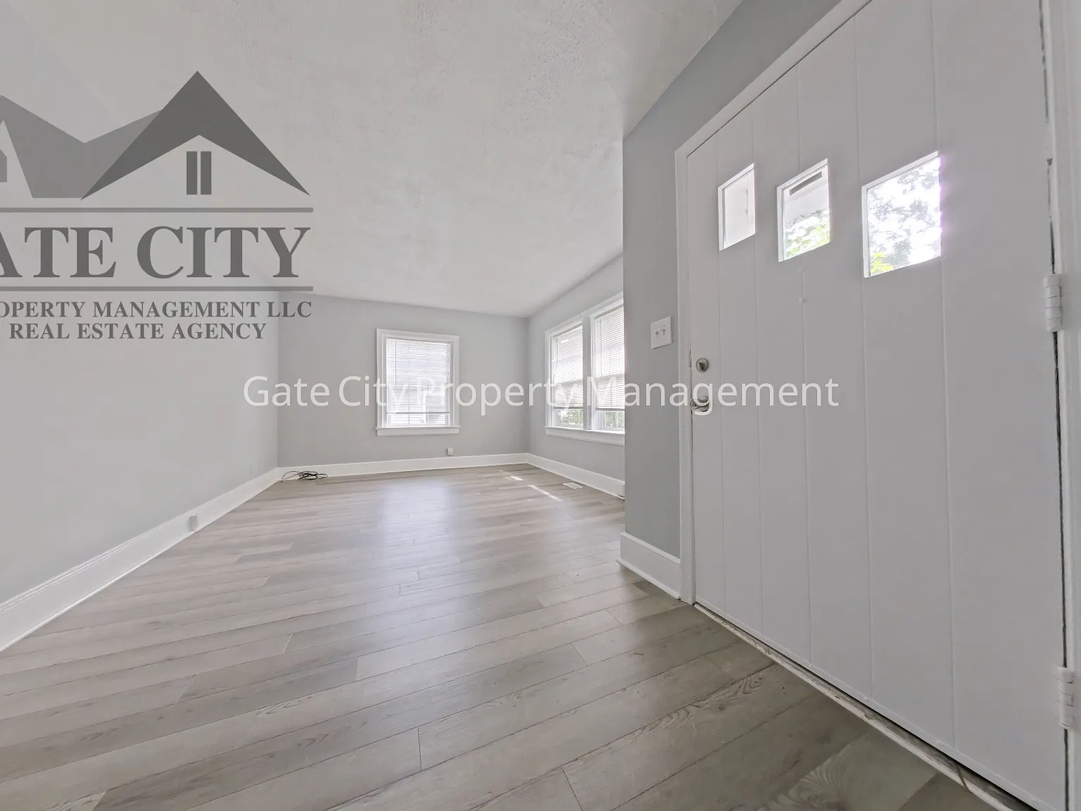 2 bed, $1,075 — Photo 4