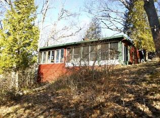 18 Stafford Rd, Wales, MA 01081