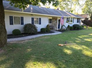 1009 Hillcrest Dr, Branchburg, NJ 08853