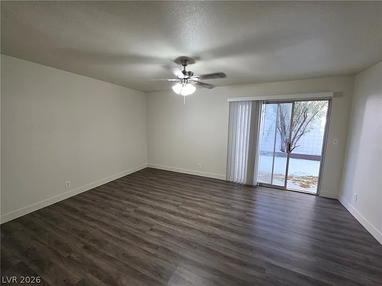 3364 Royce Ct — Photo 29