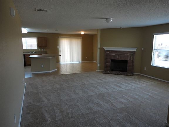 3rd image of 220 Palomino Dr