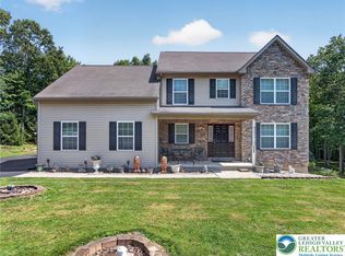 2199 Acorn Ct, Slatington, PA 18080