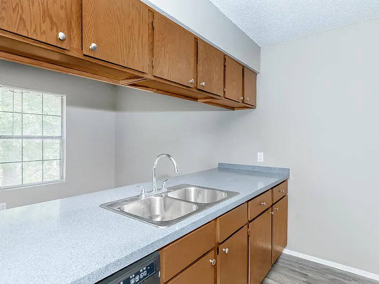 Cleburne Oaks — Photo 10
