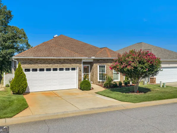 372 Spyglass Hill Dr, Perry, GA 31069