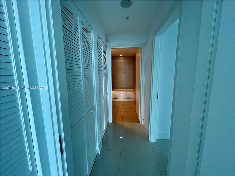 300 S Biscayne Blvd #3410 — Photo 16