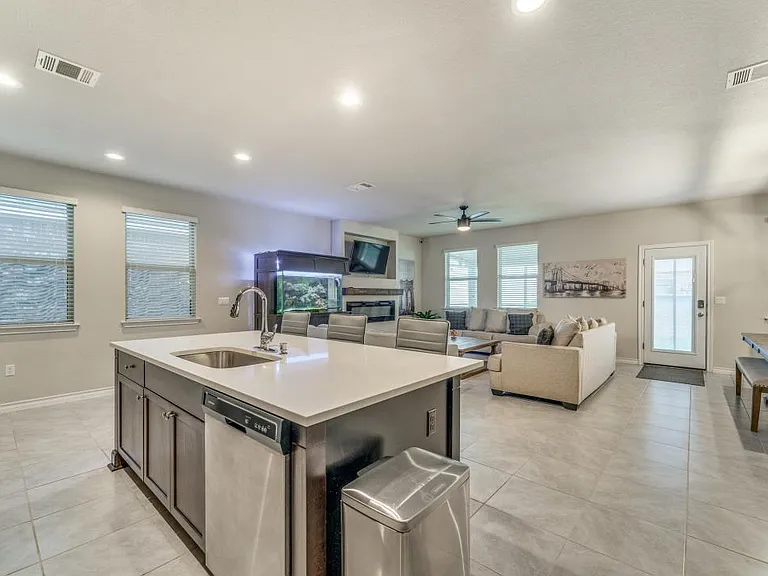 5921 Lehman Way — Photo 10