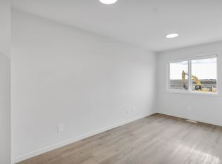 8128B 227th St NW, Edmonton, AB T5T 7R8