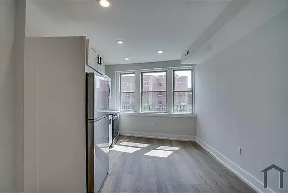 2 bed, $3,113 — Photo 4