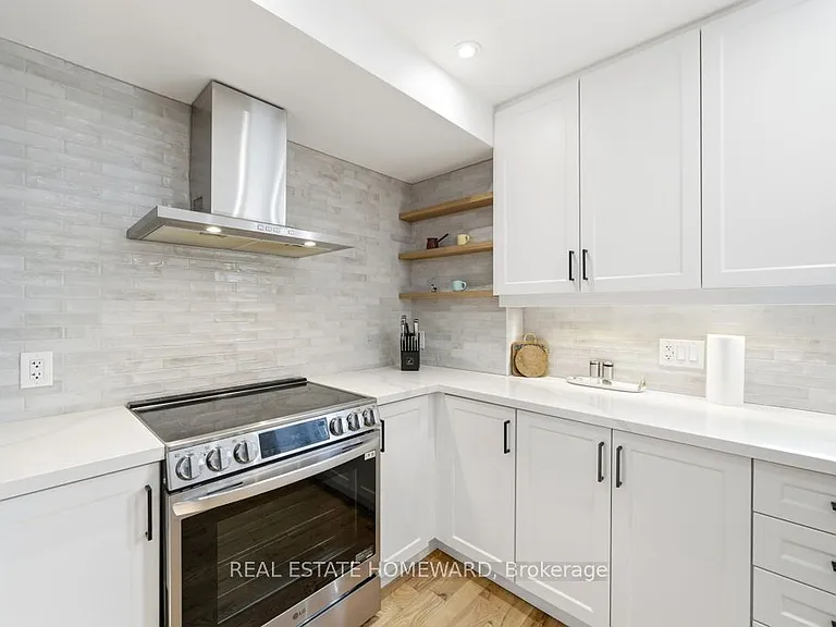 170 Harrison Dr — Photo 4
