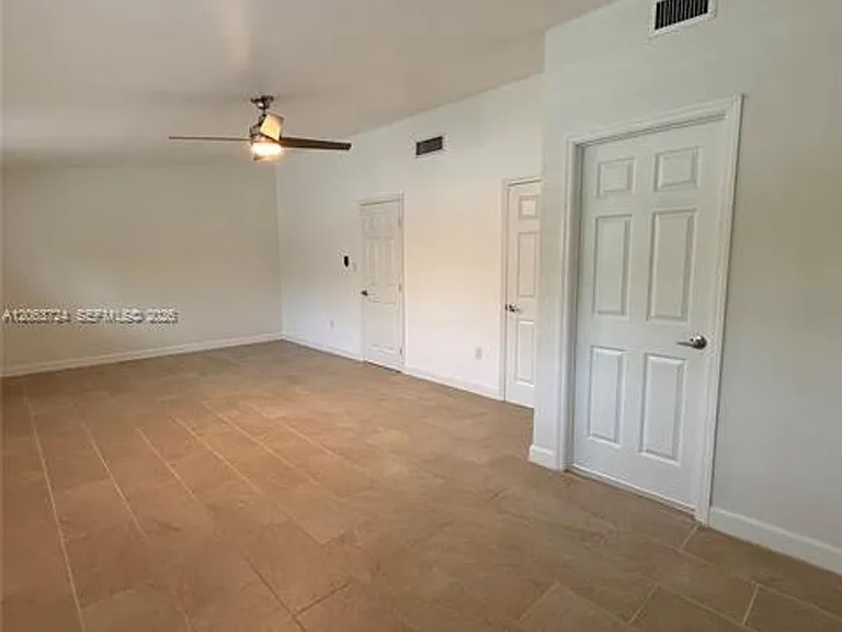 10672 SW 79th Ter #Townhouse 10672 — Photo 11