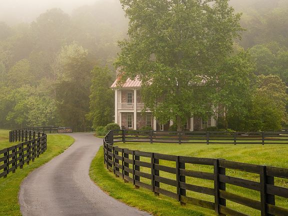 3rd image of 5620 Leipers Creek Rd