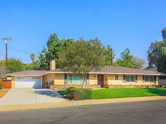 3rd image of 1127 Alma Ct