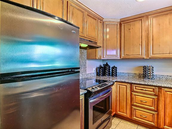 3rd image of 6959 Chantel Ct