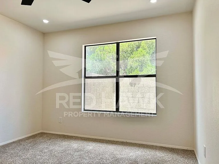 3839 E Cherokee St — Photo 16