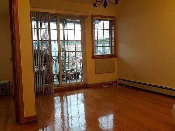 3rd image of 4216 23rd Ave #3