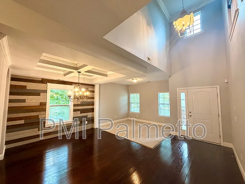5 bed, 3.5 bath, 3626 sqft, $3,300 — Photo 4