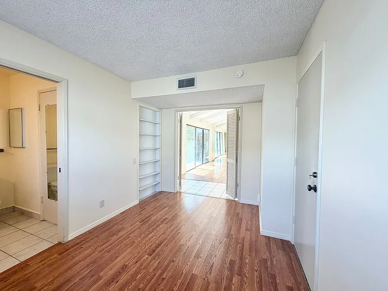2550 Miramonte Cir E #C — Photo 10