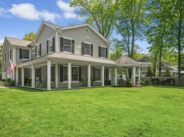 2 Knollwood Lane, Darien, CT 06820