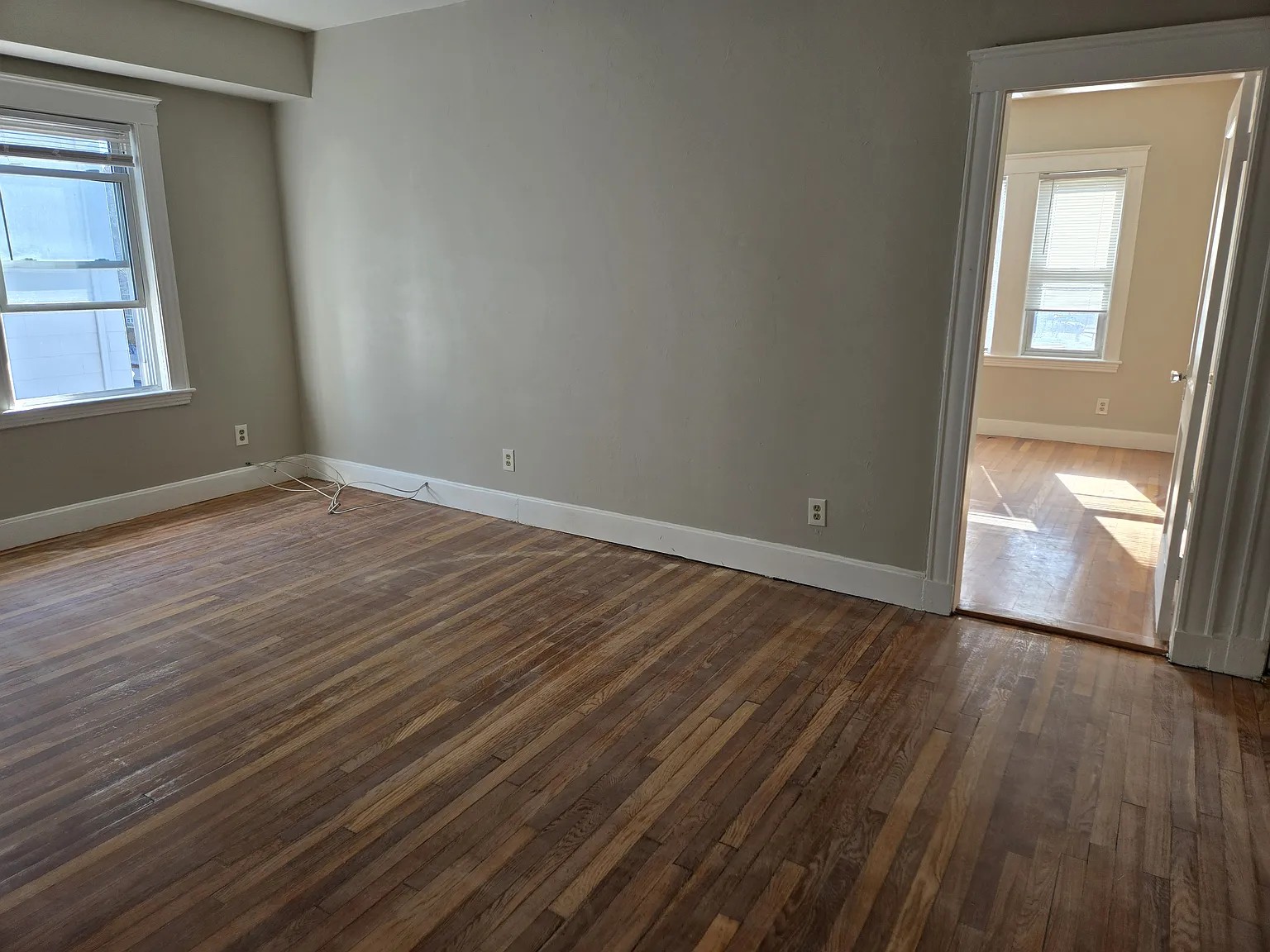 2 bed, 925 sqft, $2,400 — Photo 4
