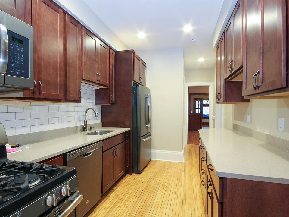 1st image of 55 Melbourne Ave SE #2E