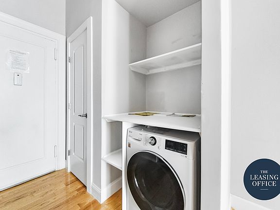 5th image of 211 W 53rd St APT 5E