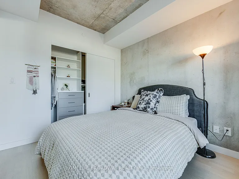 246 Logan Ave #313 — Photo 6